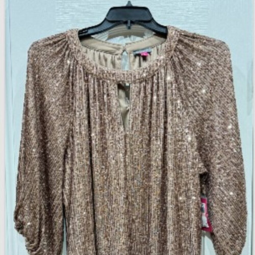 Vince Camuto Sequin Keyhole Neck Blouse. 2X